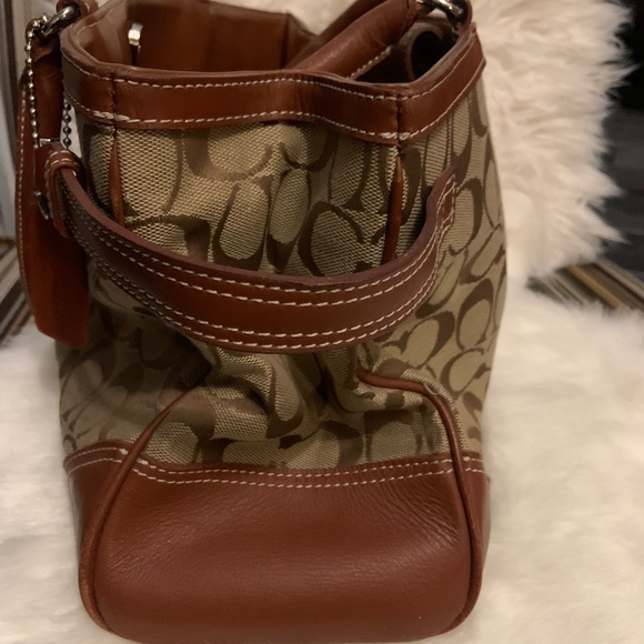 SOLD SOLD Authentic Coach Handbag - Picture 3 of 9